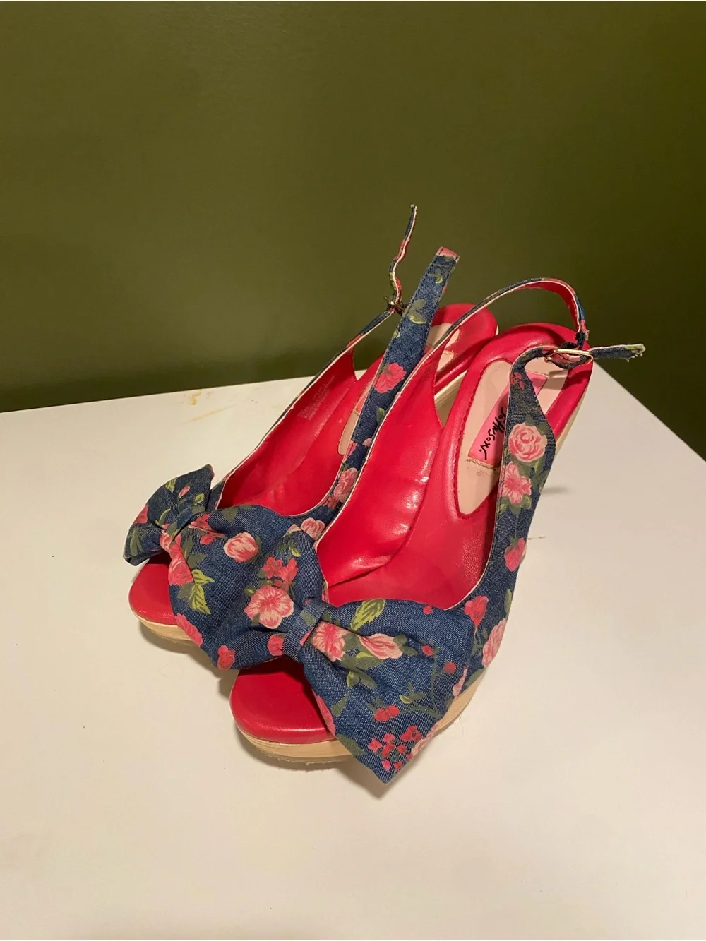 Betsey Johnson Navy Floral Bow Slingback Heels with Pink Insole